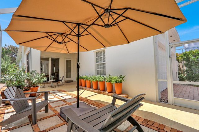 216 Juniper Way, Jupiter, FL 33458