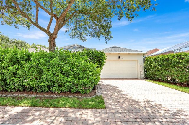 216 Juniper Way, Jupiter, FL 33458