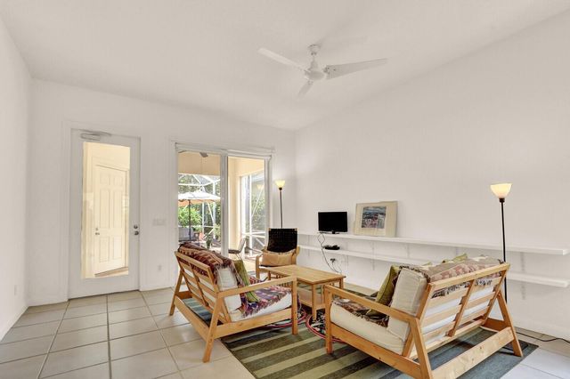 216 Juniper Way, Jupiter, FL 33458