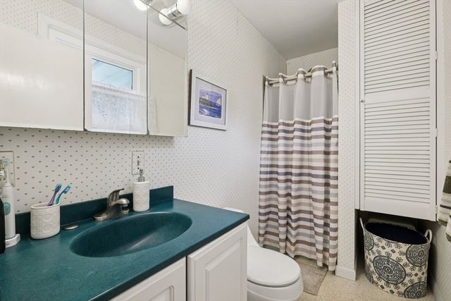 345 Raleigh Tavern Ln, North Andover, MA 01845