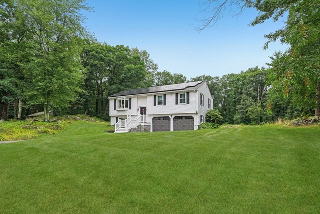 345 Raleigh Tavern Ln, North Andover, MA 01845