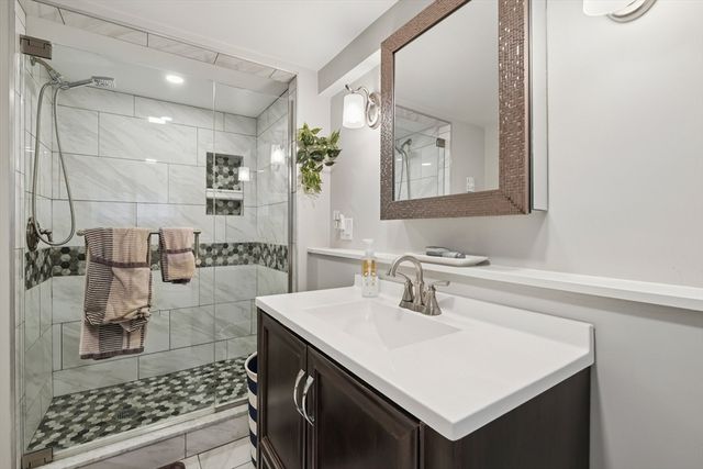 345 Raleigh Tavern Ln, North Andover, MA 01845