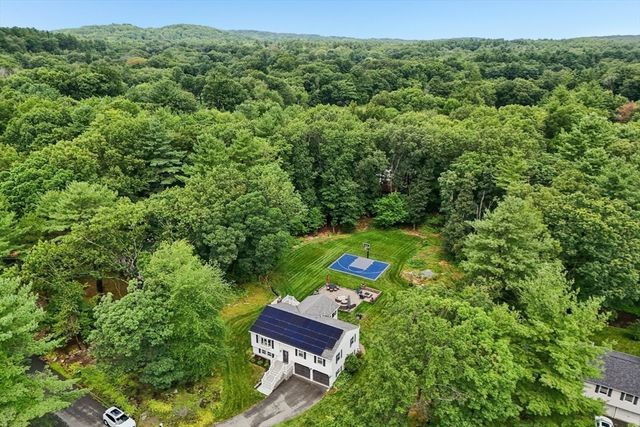 345 Raleigh Tavern Ln, North Andover, MA 01845