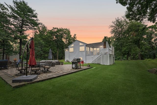 345 Raleigh Tavern Ln, North Andover, MA 01845