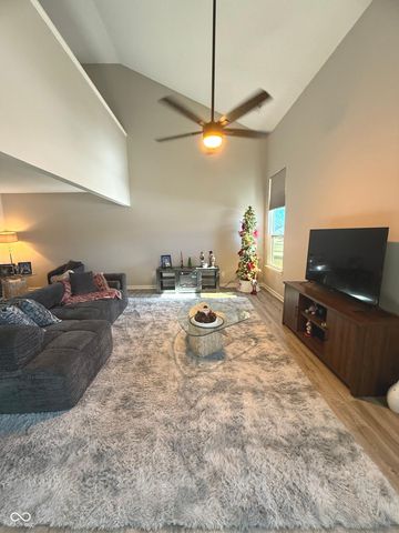 9665 Gull Lake Drive, Indianapolis, IN 46239