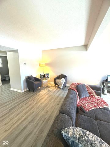 9665 Gull Lake Drive, Indianapolis, IN 46239