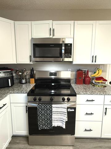 9665 Gull Lake Drive, Indianapolis, IN 46239