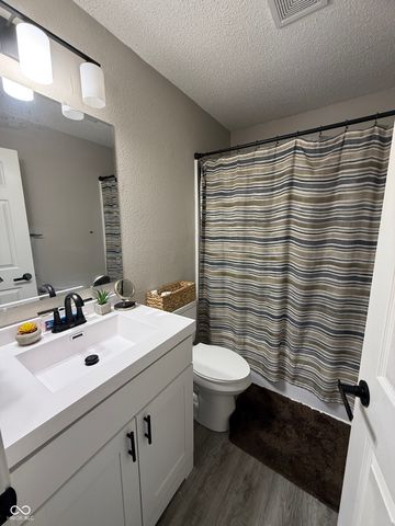 9665 Gull Lake Drive, Indianapolis, IN 46239