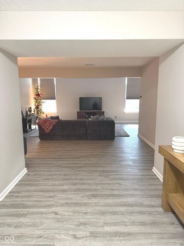 9665 Gull Lake Drive, Indianapolis, IN 46239