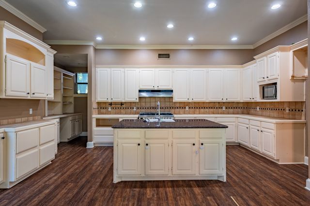240 Timberleaf Drive, Double Oak, TX 75077