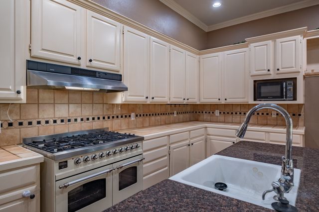 240 Timberleaf Drive, Double Oak, TX 75077
