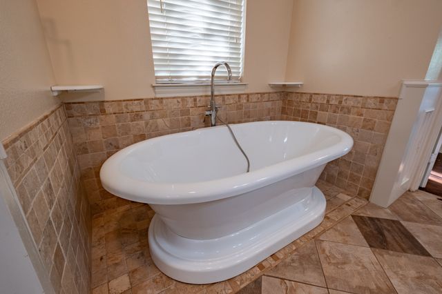 240 Timberleaf Drive, Double Oak, TX 75077