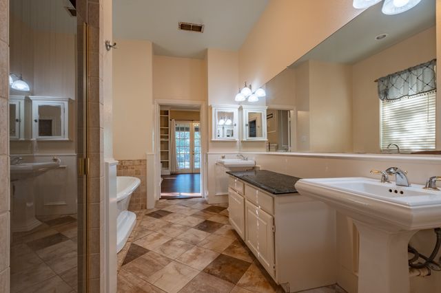 240 Timberleaf Drive, Double Oak, TX 75077