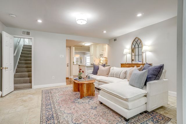 3563 W 5th Street, Fort Worth, TX 76107