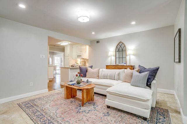 3563 W 5th Street, Fort Worth, TX 76107