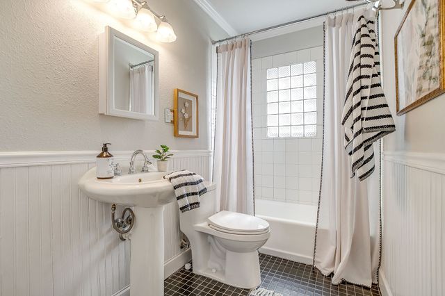 3563 W 5th Street, Fort Worth, TX 76107