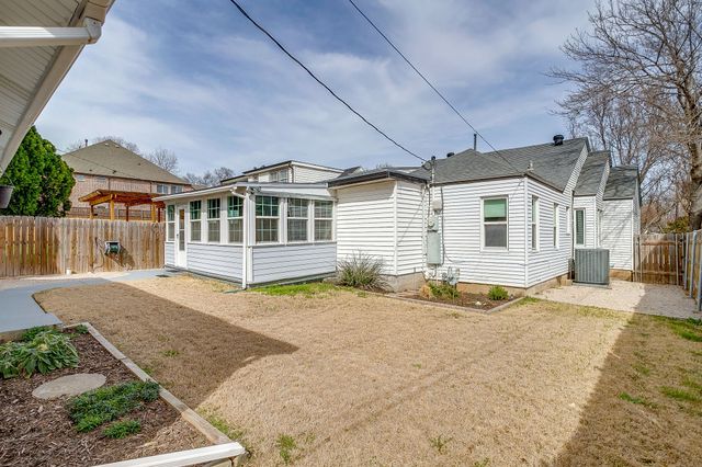 3563 W 5th Street, Fort Worth, TX 76107