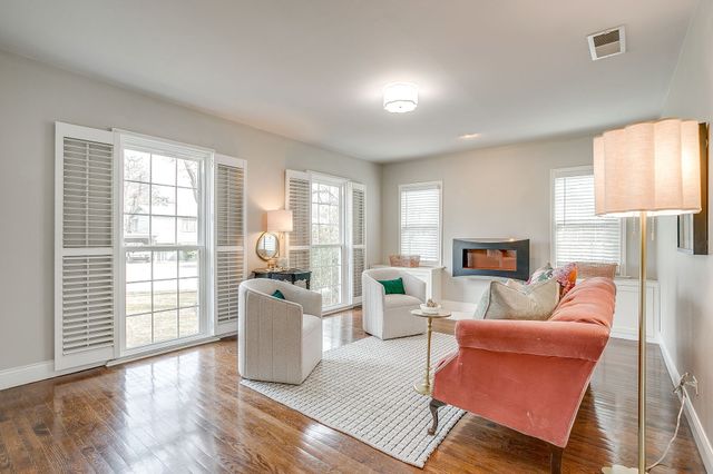 3563 W 5th Street, Fort Worth, TX 76107