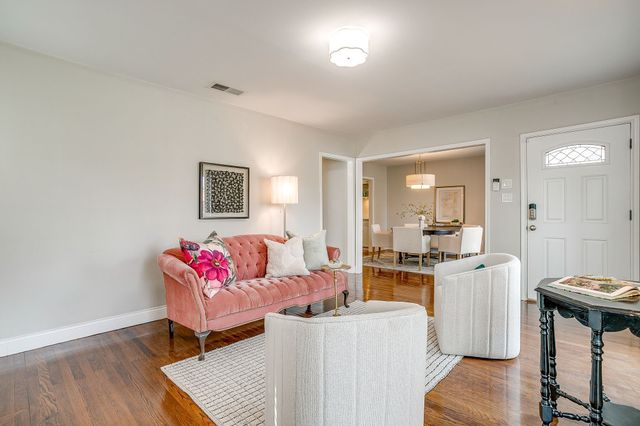 3563 W 5th Street, Fort Worth, TX 76107