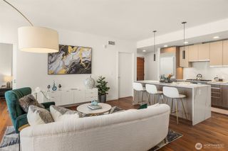 800 Columbia Street #2005, Seattle, WA 98104