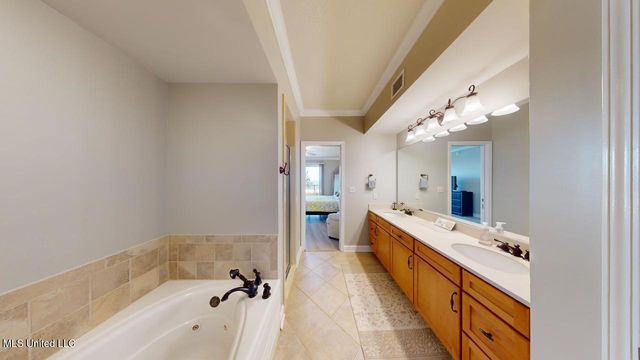 1200 Beach Drive, 205, Gulfport, MS 39507