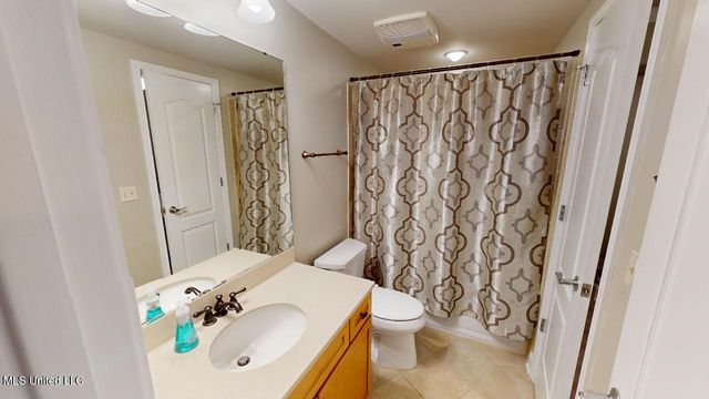 1200 Beach Drive, 205, Gulfport, MS 39507