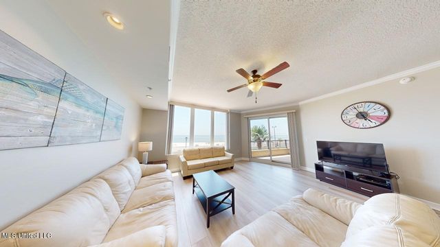 1200 Beach Drive, 205, Gulfport, MS 39507
