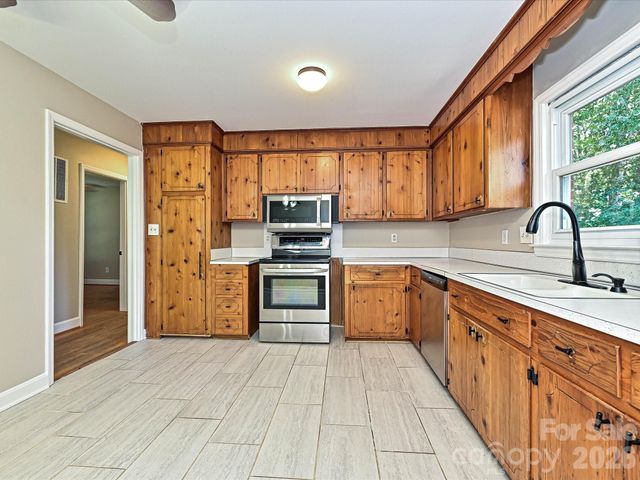 6947 Woodstock Drive, Charlotte, NC 28210