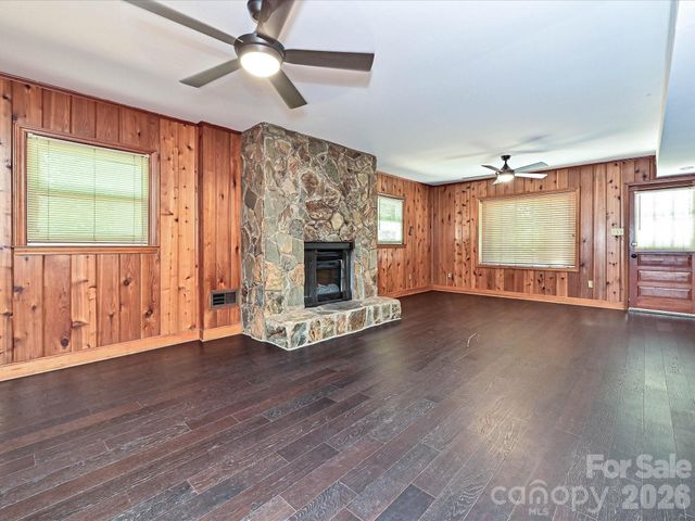 6947 Woodstock Drive, Charlotte, NC 28210