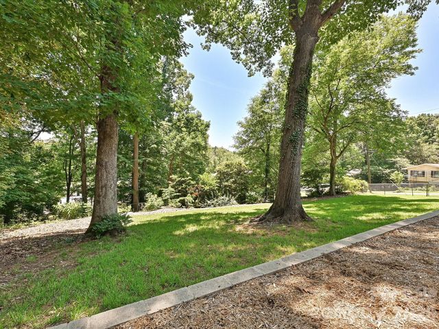 6947 Woodstock Drive, Charlotte, NC 28210
