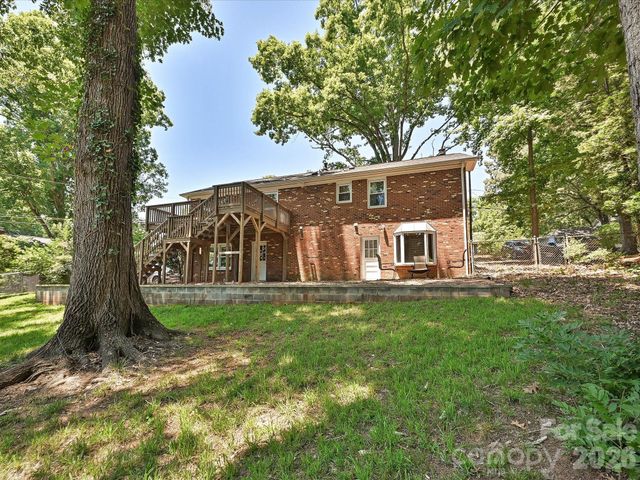 6947 Woodstock Drive, Charlotte, NC 28210