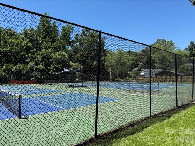 6947 Woodstock Drive, Charlotte, NC 28210