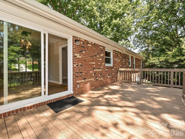 6947 Woodstock Drive, Charlotte, NC 28210