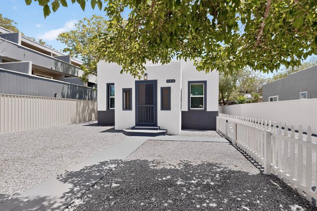 322 Princeton Drive SE, Albuquerque, NM 87106