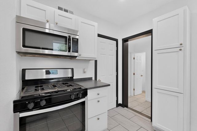 322 Princeton Drive SE, Albuquerque, NM 87106