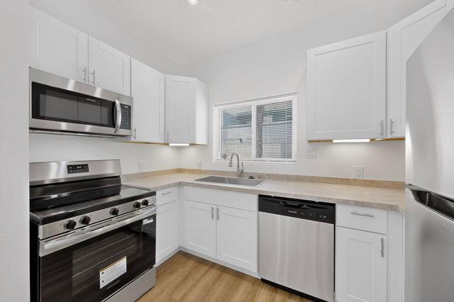 322 Princeton Drive SE, Albuquerque, NM 87106