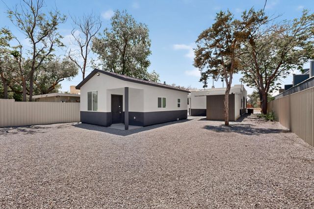 322 Princeton Drive SE, Albuquerque, NM 87106