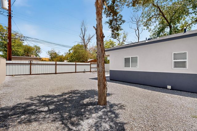 322 Princeton Drive SE, Albuquerque, NM 87106