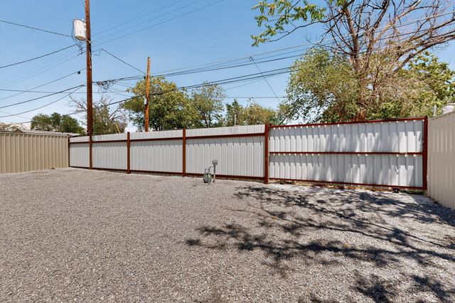 322 Princeton Drive SE, Albuquerque, NM 87106