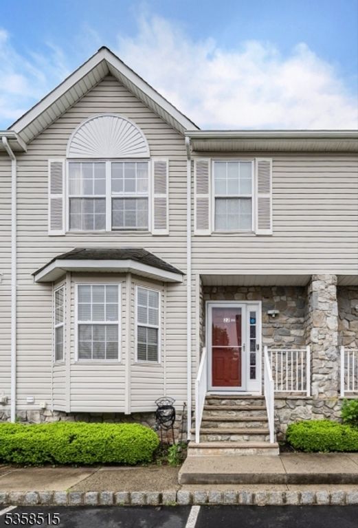 22 Edith Dr, Franklin Twp., NJ 08873
