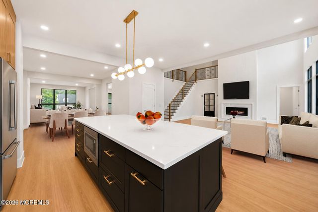 11 Hobart Street, Marlboro, NJ 07746