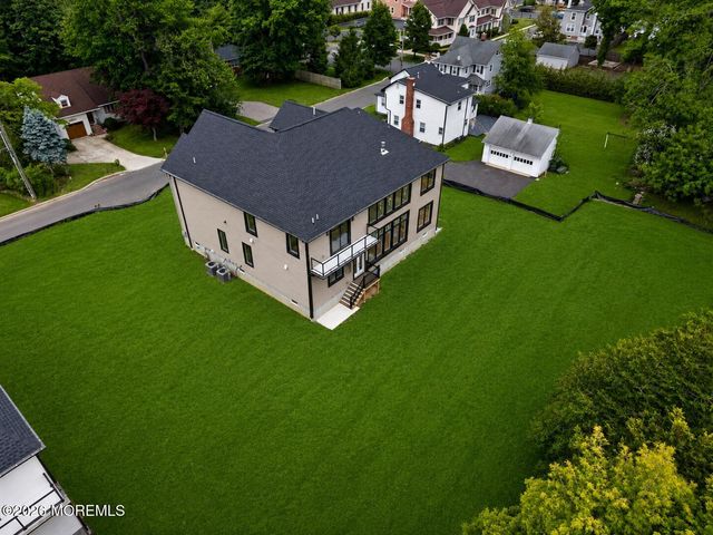 11 Hobart Street, Marlboro, NJ 07746