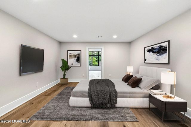 11 Hobart Street, Marlboro, NJ 07746