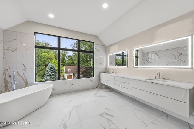 11 Hobart Street, Marlboro, NJ 07746