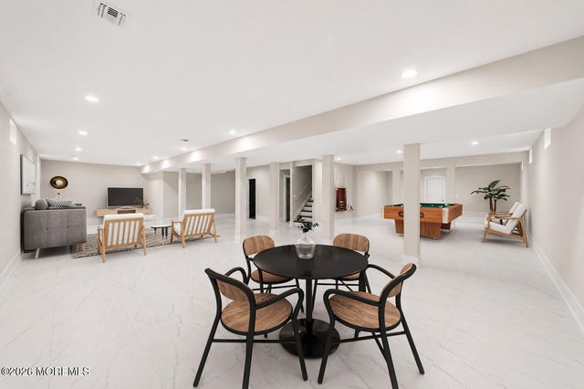 11 Hobart Street, Marlboro, NJ 07746