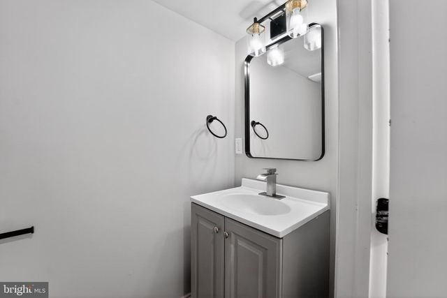 3706 CHATHAM RD, Baltimore, MD 21215