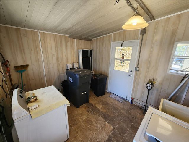 808 53RD AVENUE E 9, Bradenton, FL 34203