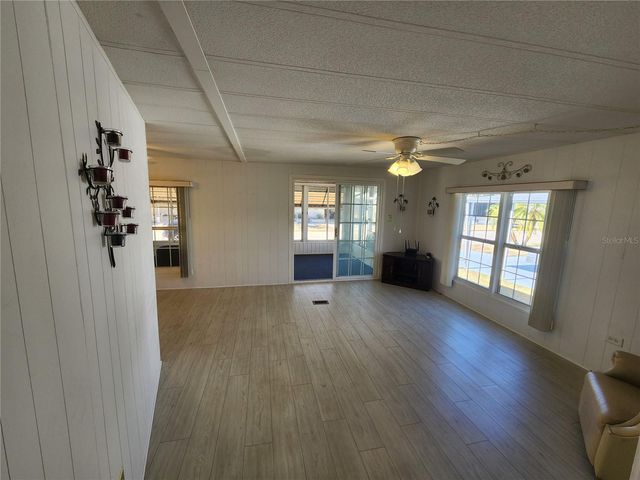 808 53RD AVENUE E 9, Bradenton, FL 34203