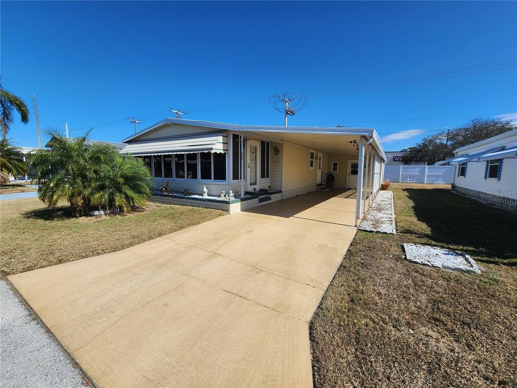 808 53RD AVENUE E 9, Bradenton, FL 34203