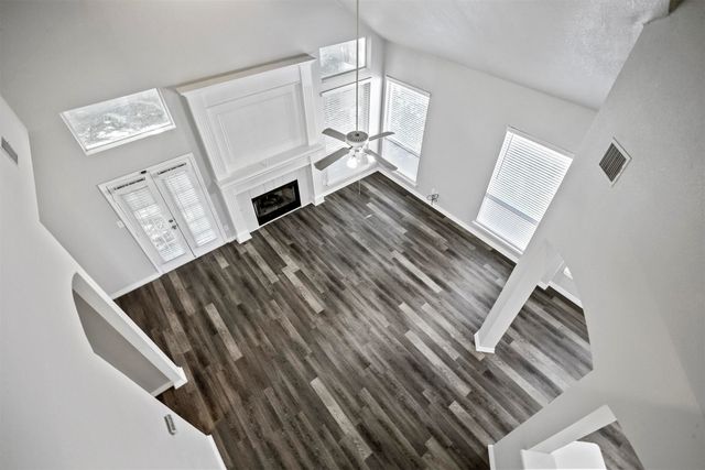 204 Arbor Creek Drive, Euless, TX 76039